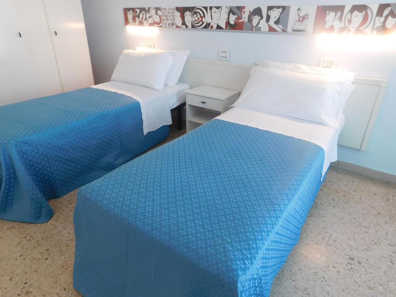 Hotel Dolores Римини Экстерьер фото